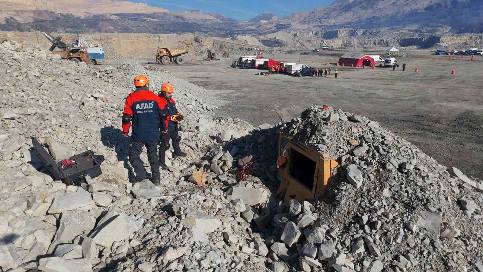 Soma’da maden ocağında gerçeğini aratmayan heyelan tatbikatı
