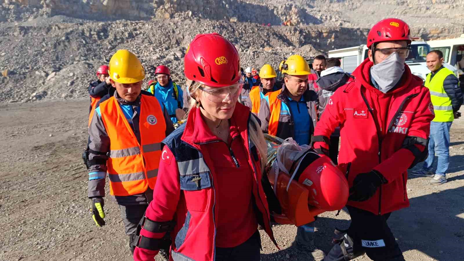 Soma’da maden ocağında gerçeğini aratmayan heyelan tatbikatı
