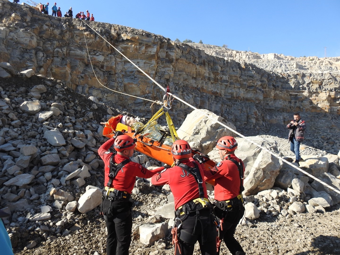 Soma’da maden ocağında gerçeğini aratmayan heyelan tatbikatı
