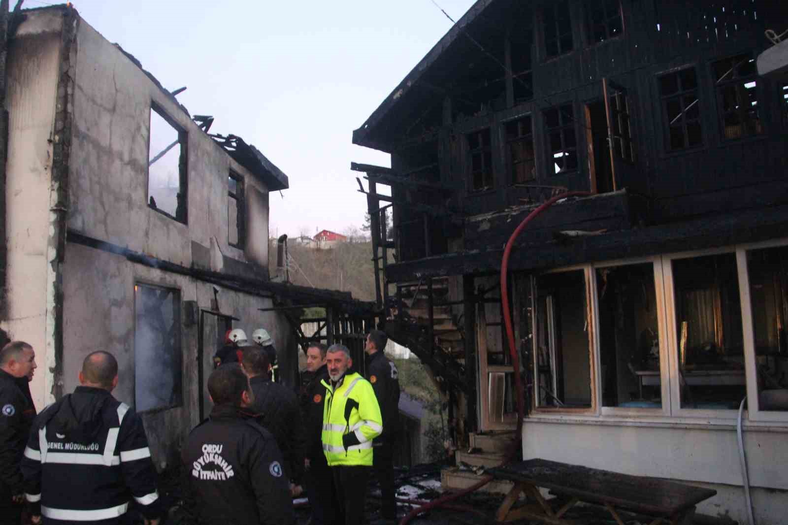 Ordu’da yangın: 94 yaşındaki kadın hayatını kaybetti, 2 ev tamamen yandı
