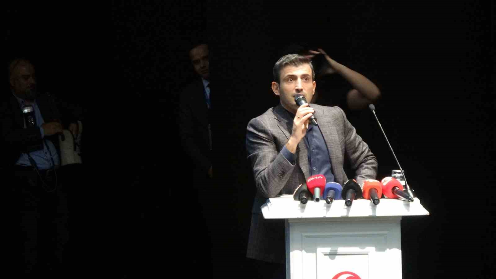 Selçuk Bayraktar’a iki üniversiteden fahri doktora unvanı
