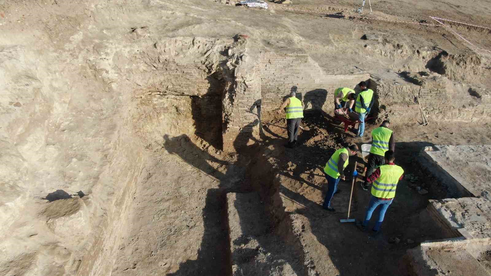 Pompeiopolis’te heyecanlandıran keşif: Afrodit heykelleri bulundu
