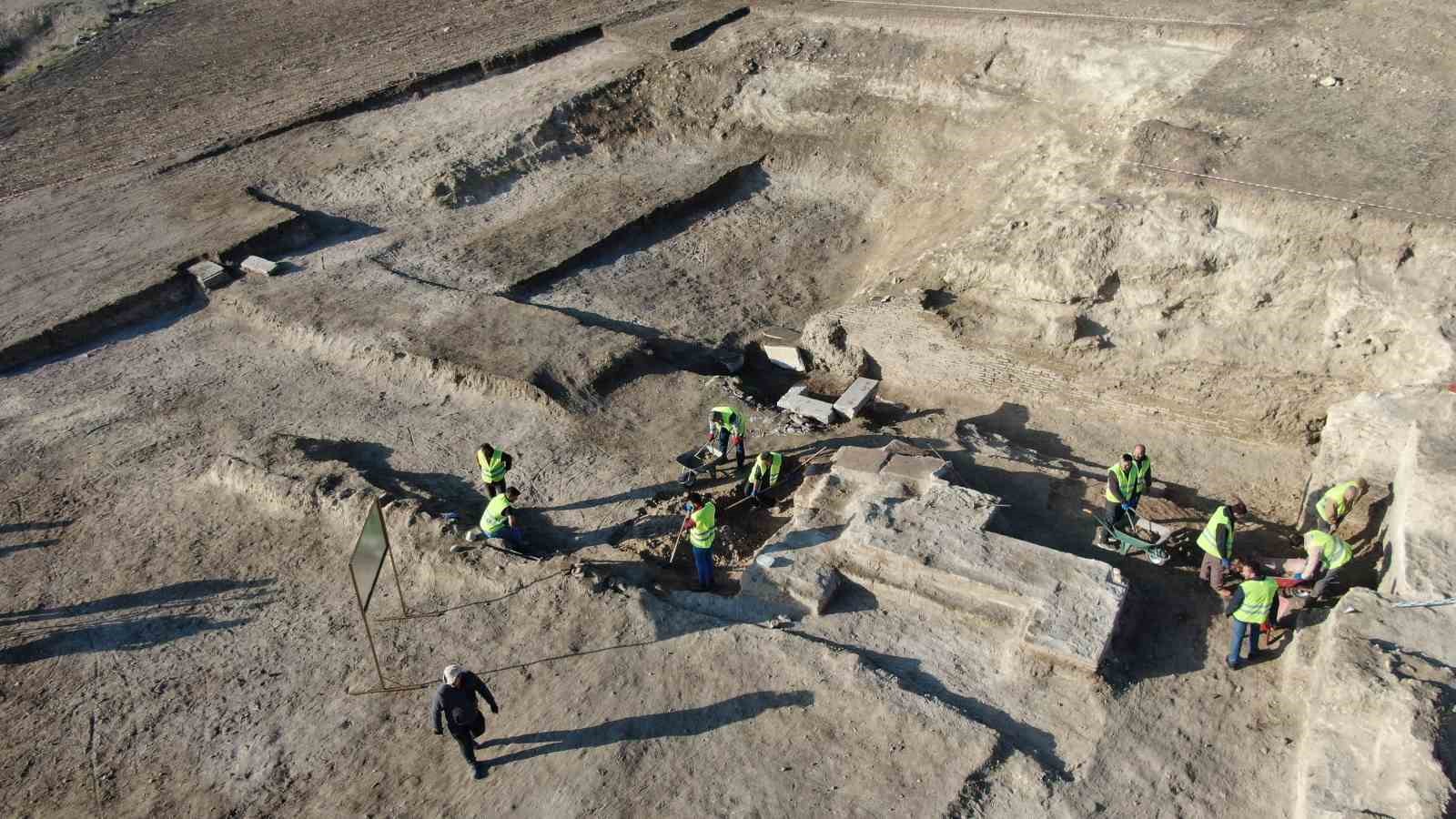 Pompeiopolis’te heyecanlandıran keşif: Afrodit heykelleri bulundu
