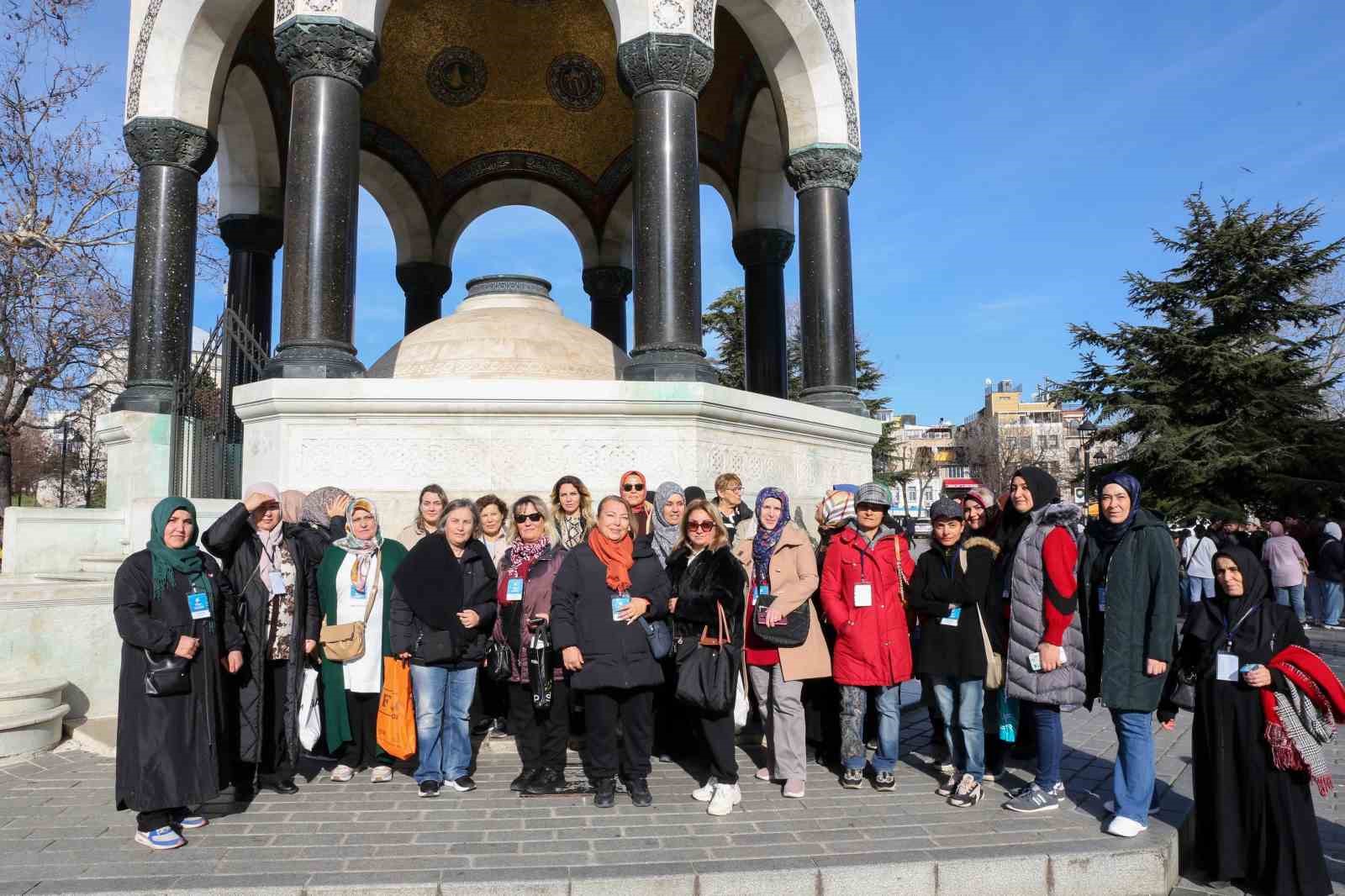 Küçükçekmeceli kadınlar İstanbul’u yeniden keşfediyor
