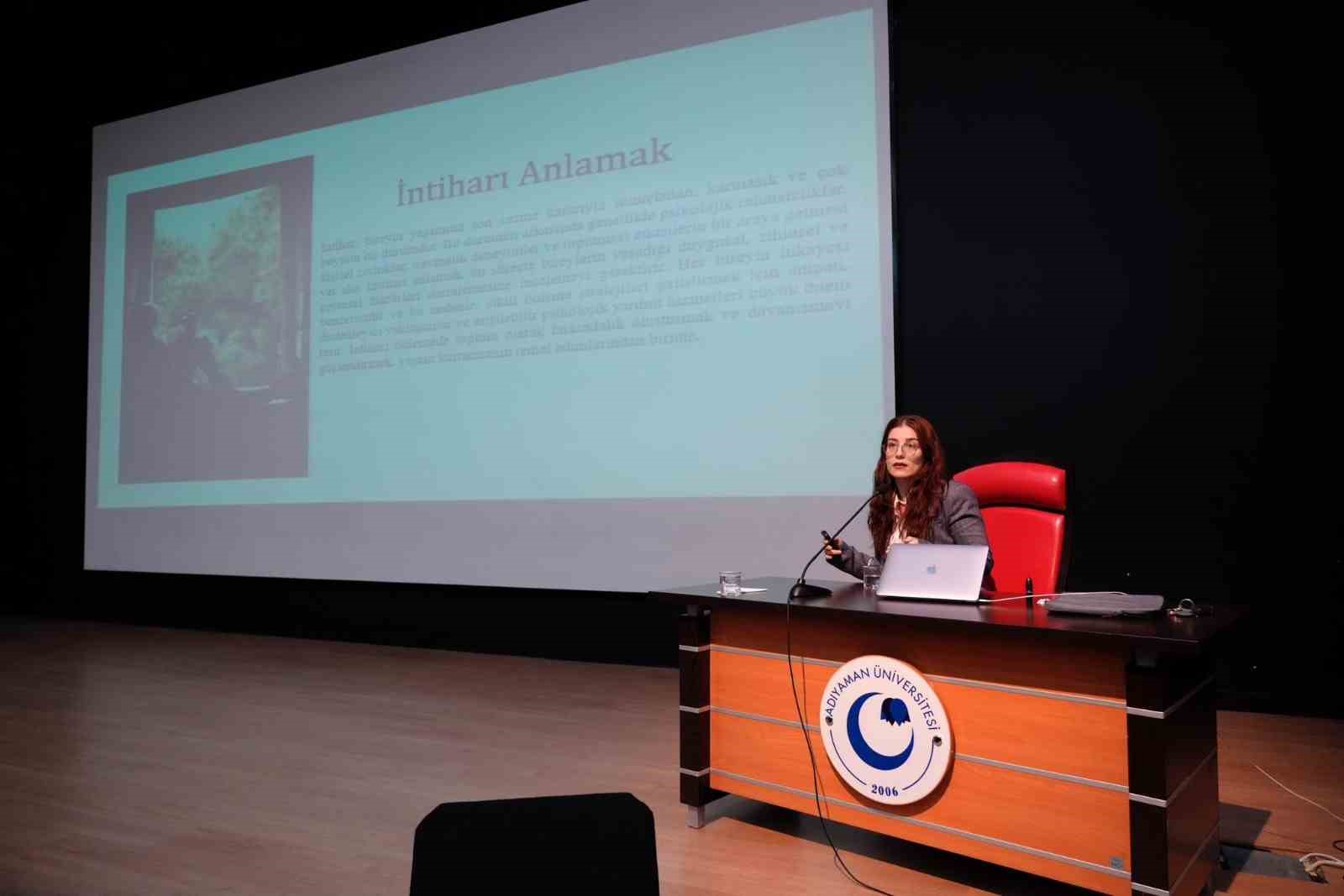 “İntiharı önlemede destek mekanizmaları ve toplumun rolü” konferansı yapıldı
