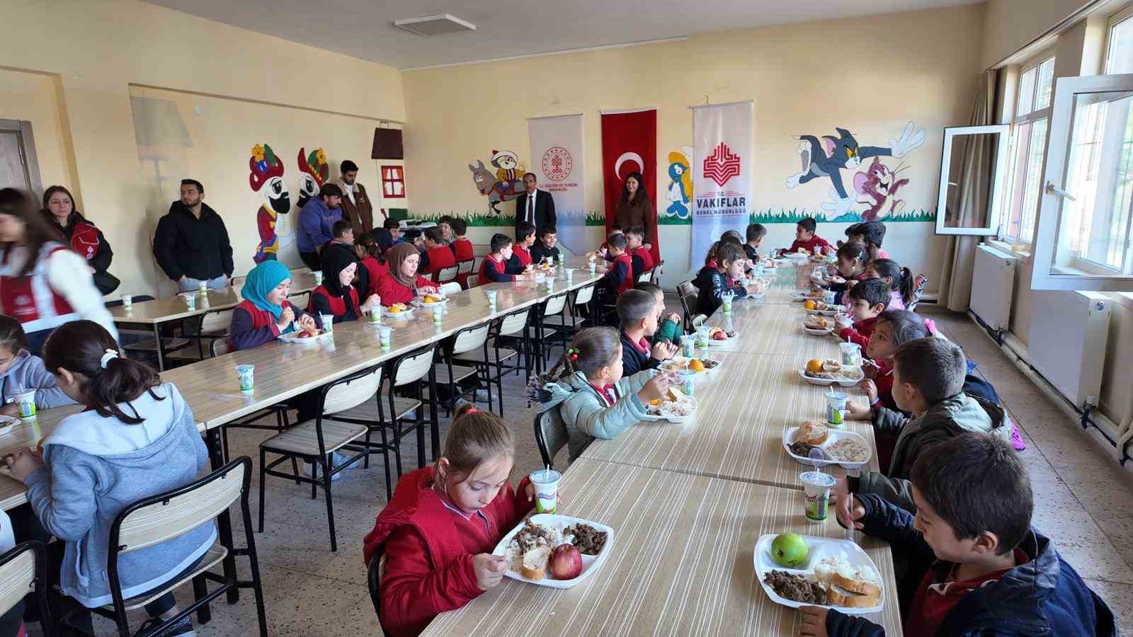 İzmir Vakıflar Bölge Müdürlüğü, Yuntdağı mahallelerini ziyaret etti
