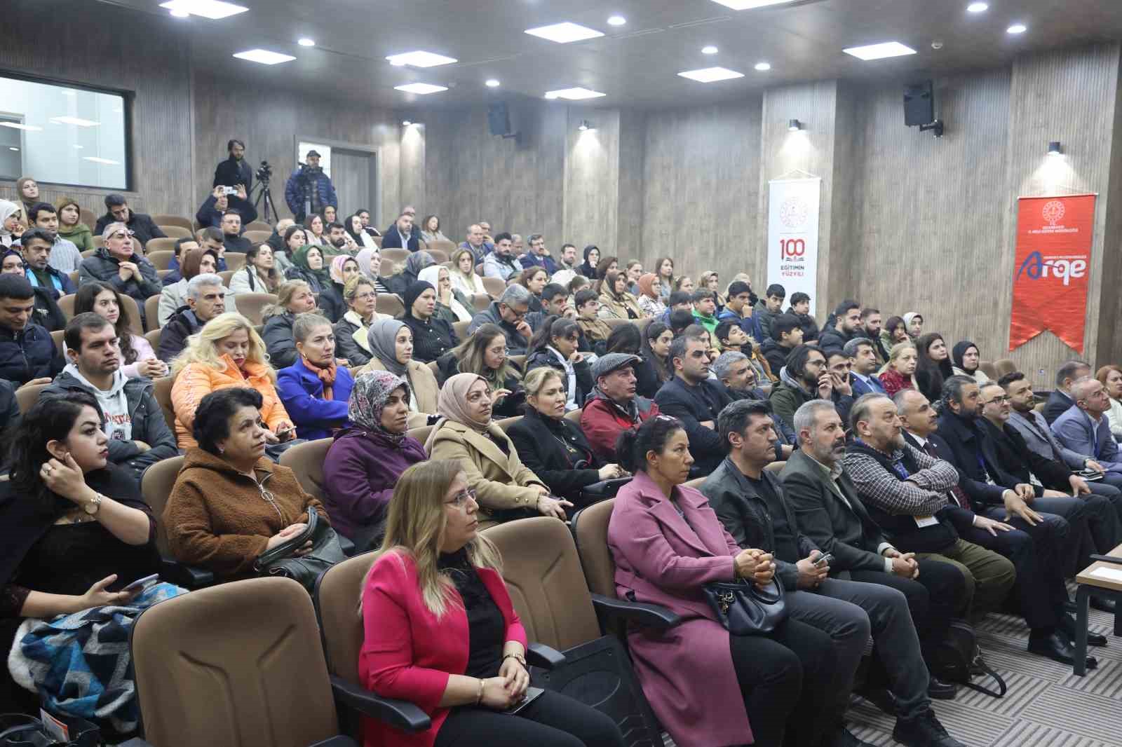 Diyarbakır’ın maden ve taşlarına ilişkin sempozyum düzenlendi
