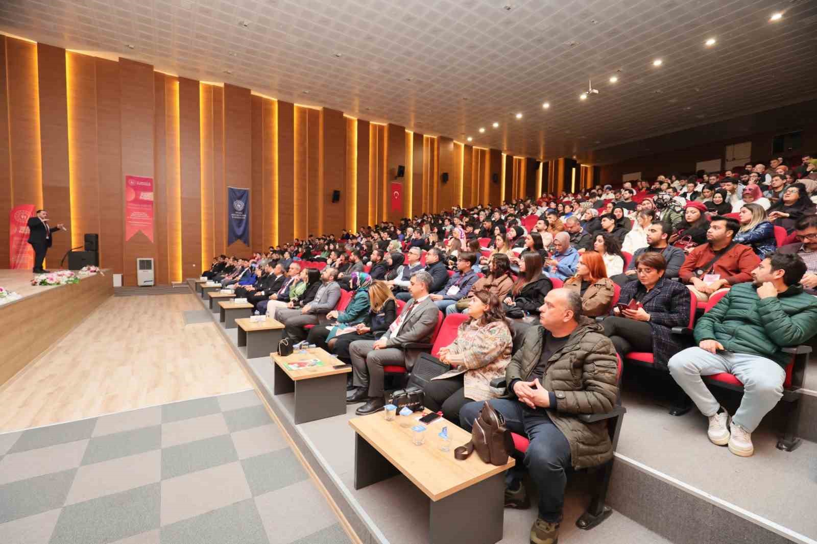 Gençlik Politikaları Çalıştayında söz gençlerin oldu
