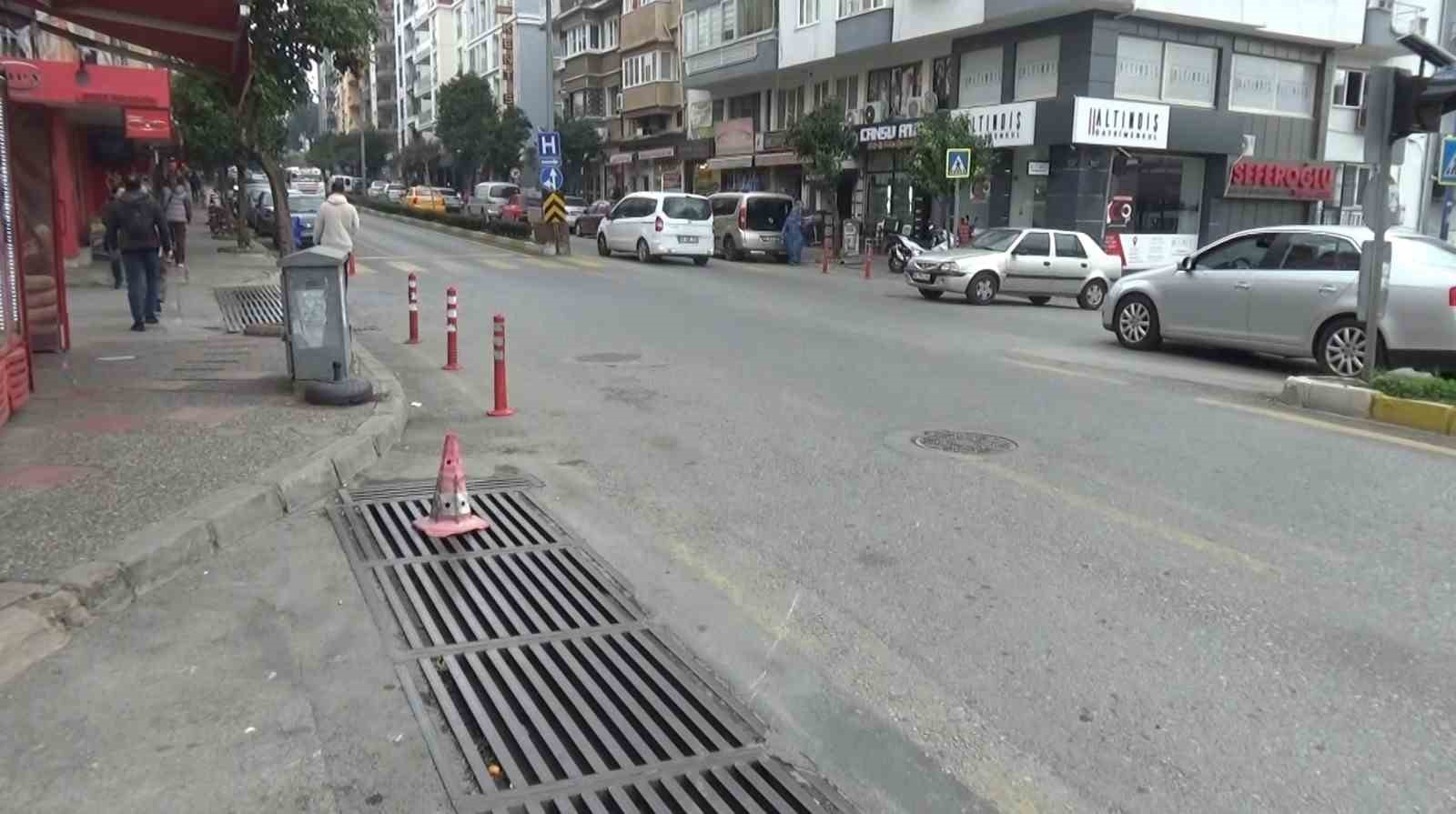 Motosiklete çarpıp kaçtı: Kaza güvenlik kameralarına yansıdı
