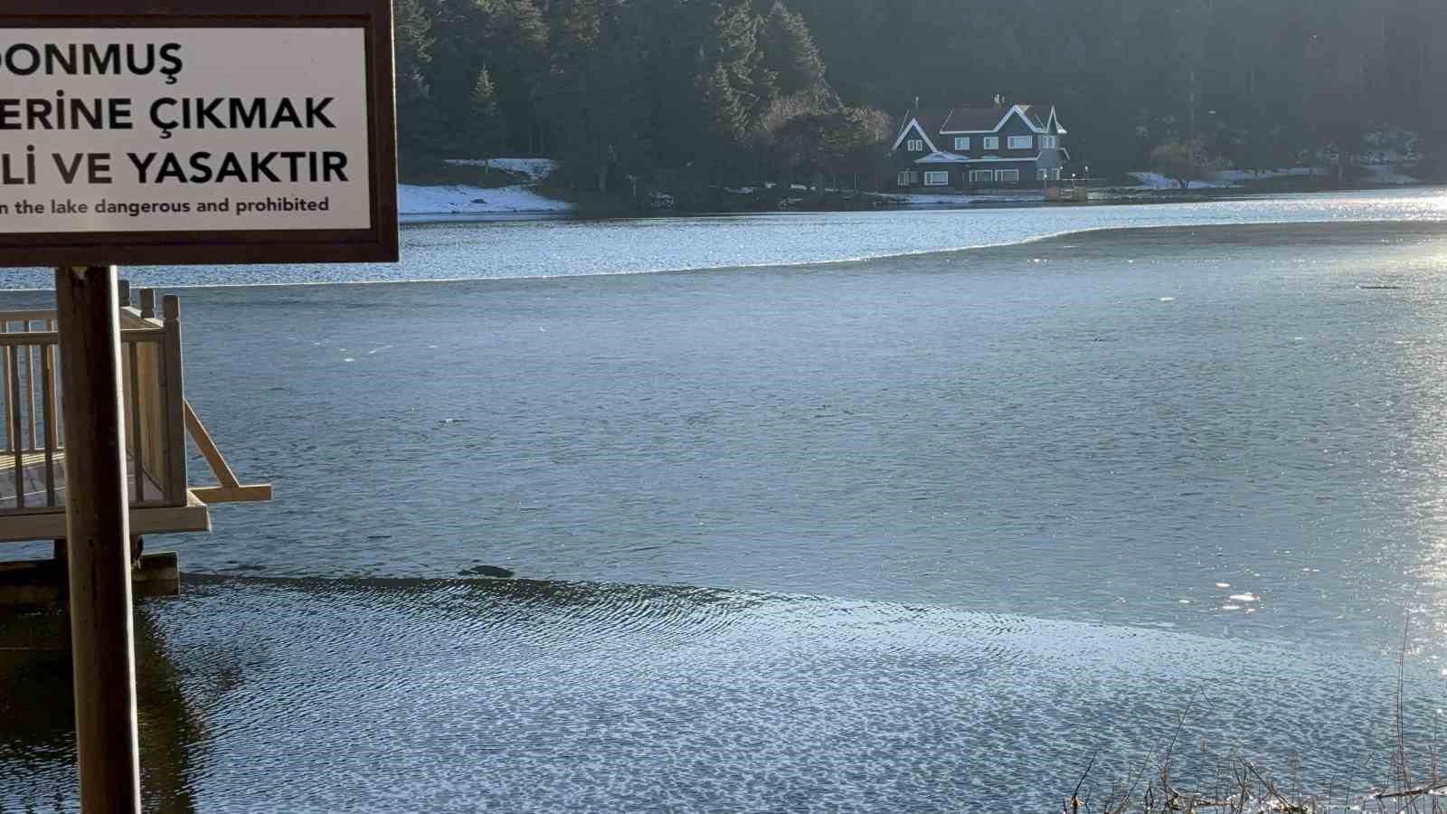 Gölcük Tabiat Parkı, buz tuttu: Ortaya güzel görüntüler çıktı
