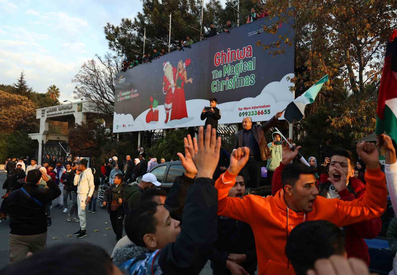 Şam’ın simgesi Emevi Meydanı’nda özgürlük kutlaması
