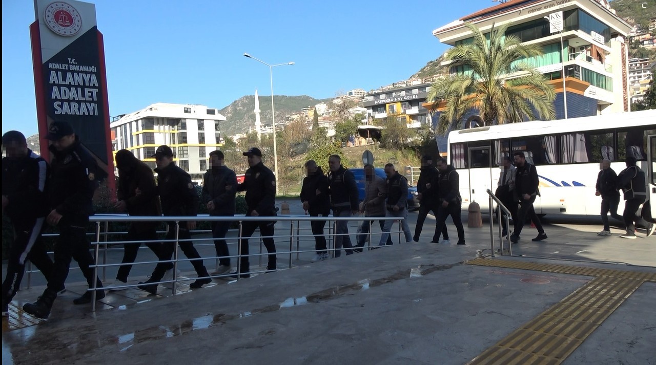 Alanya’da yasa dışı bahis operasyonu: 13 gözaltı
