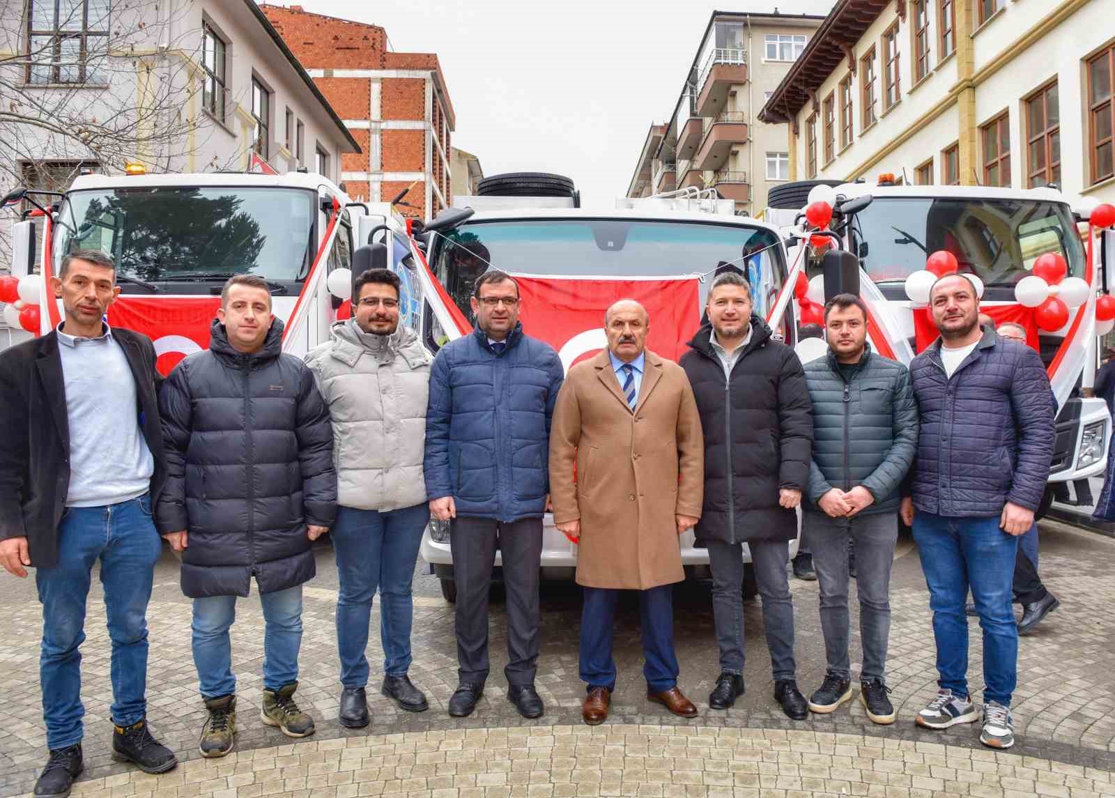 Taşköprü Belediyesine hibe edilen çöp kamyonları törenle hizmete alındı
