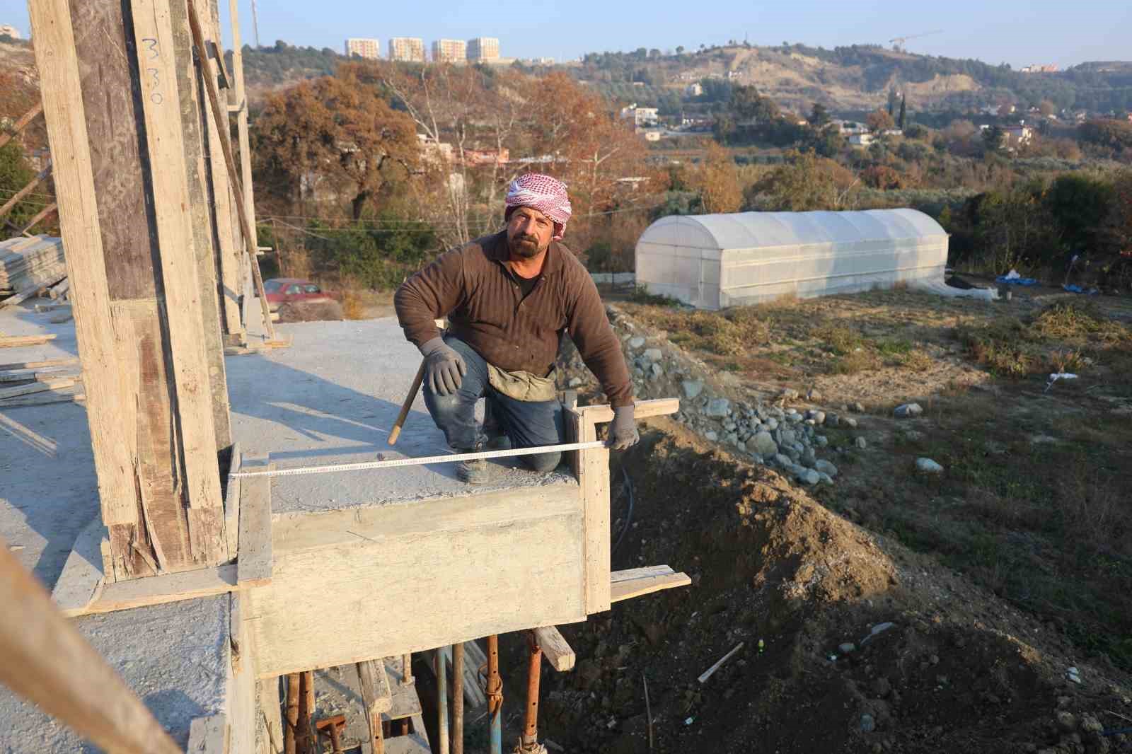 Her köşesinde binaların yükseldiği Hatay’da inşaat kalıpçılarının yevmiyesi bin 750 TL’yi buldu
