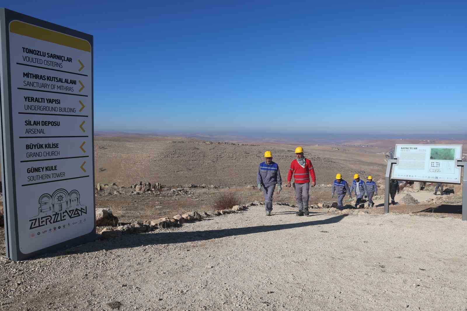 3 bin yıllık Zerzevan Kalesi’ni 400 bin kişi ziyaret etti
