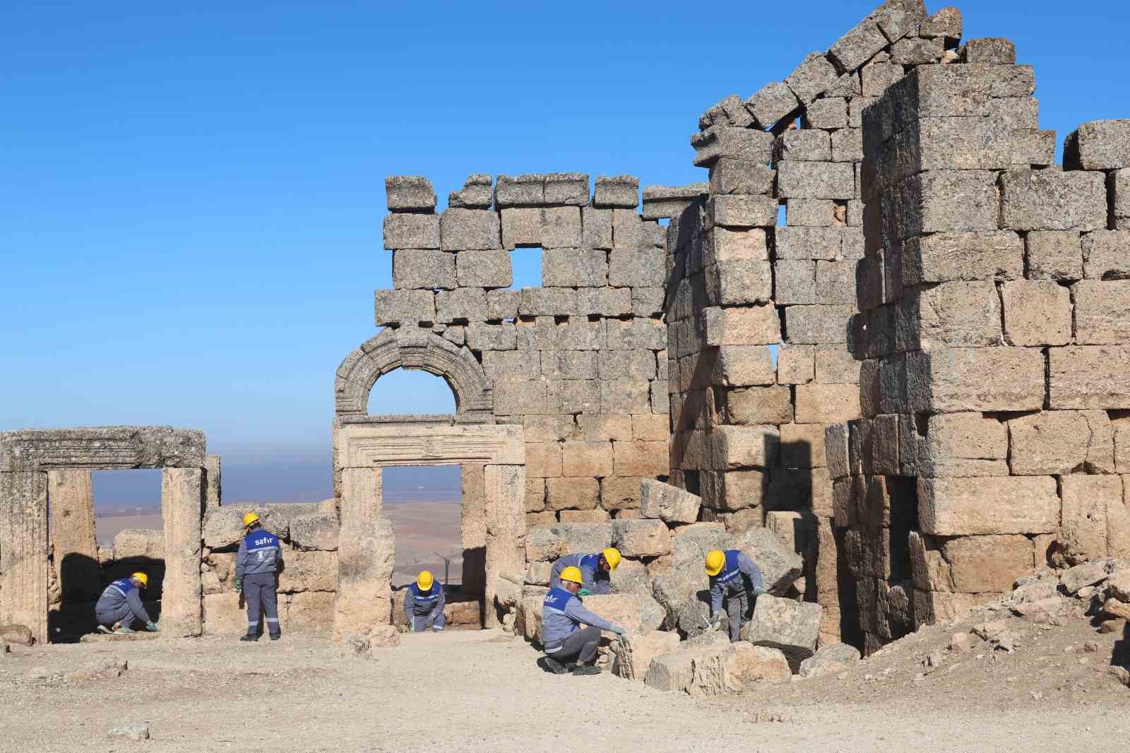 3 bin yıllık Zerzevan Kalesi’ni 400 bin kişi ziyaret etti
