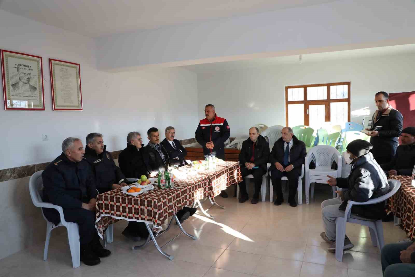 Vali Çelik; Kırkpınar ve Taşlıca köylerini ziyaret etti
