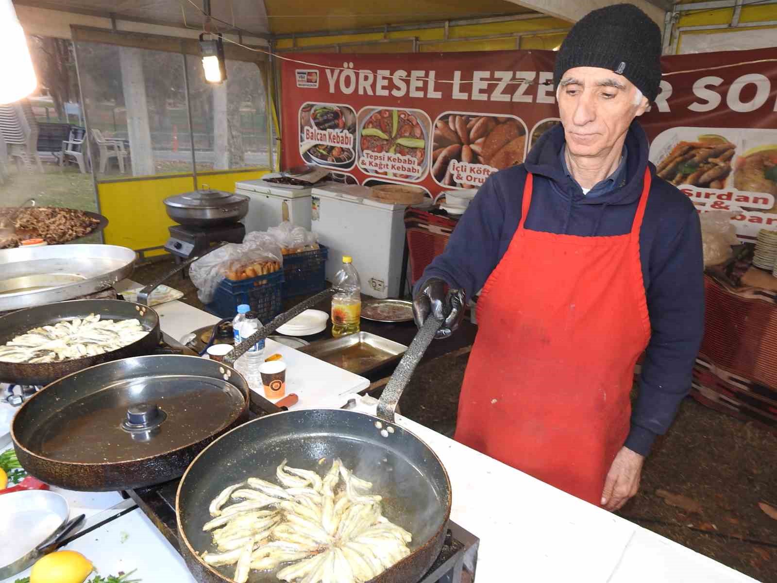 Kebap şehri Gaziantep’te ’Karadeniz Günleri ve Hamsi Festivali’ne yoğun ilgi
