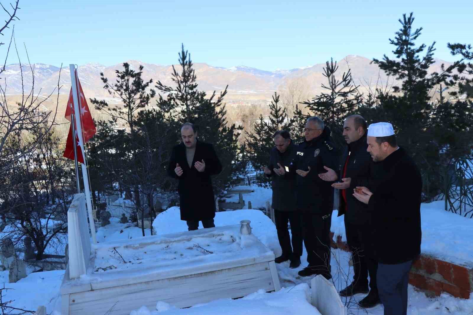 Şehit Davut Bilgin’in mezarını ziyaret ettiler
