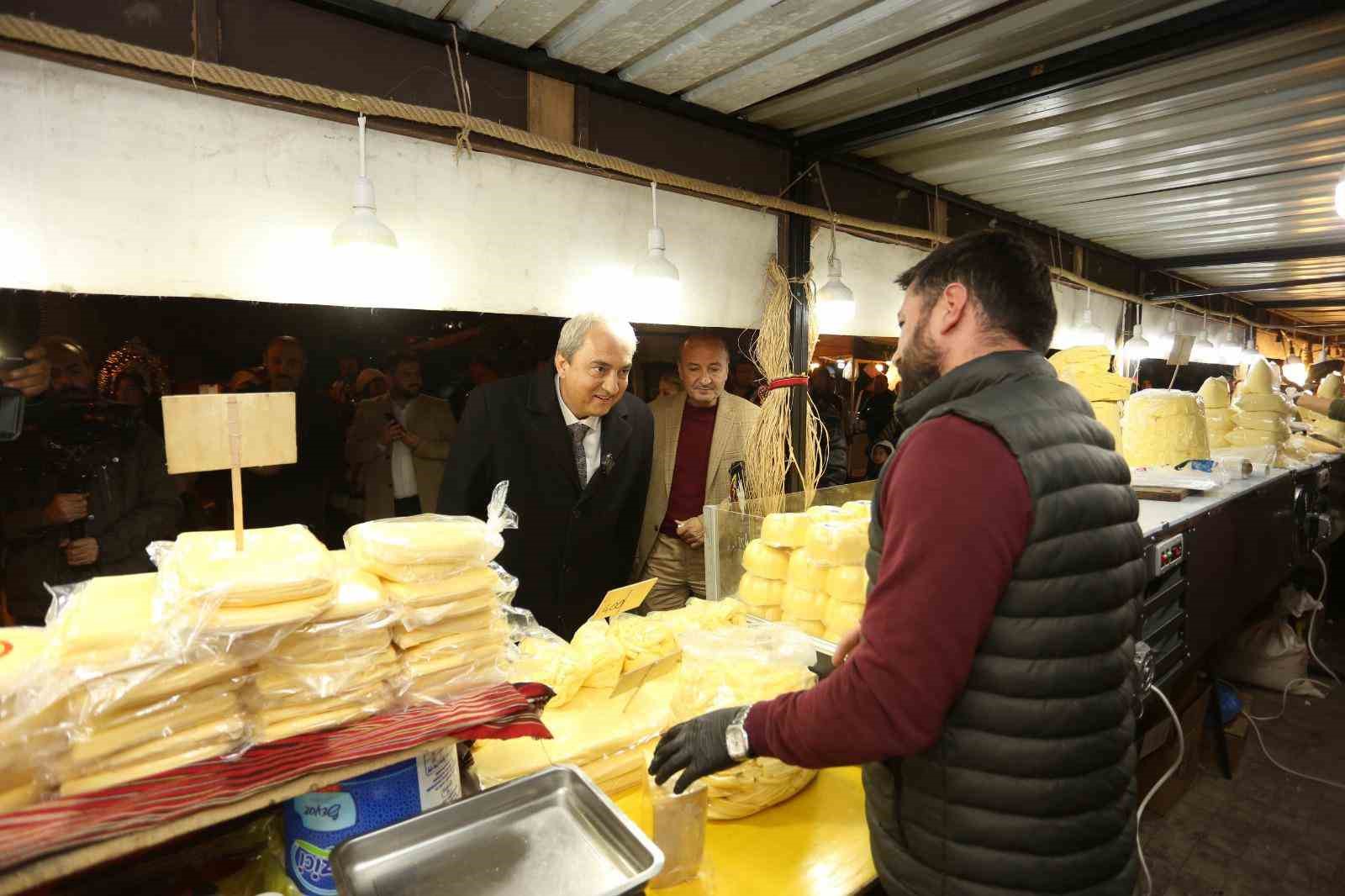 Kepez’de yılbaşı coşkusu DokumaPark’ta başladı
