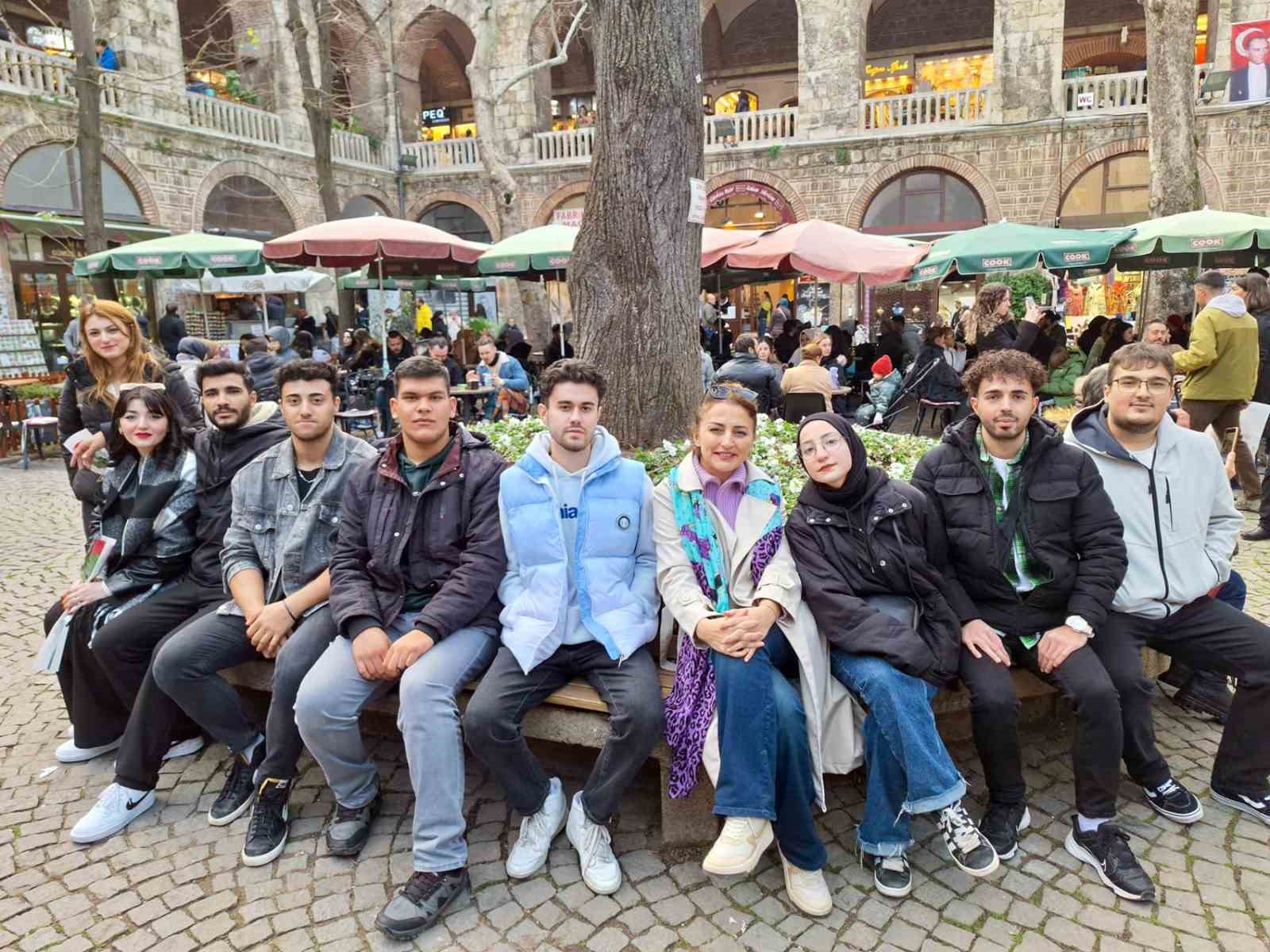 SUBÜ öğrencileri, Bursa’nın tarihi ve doğal güzelliklerini keşfettiler
