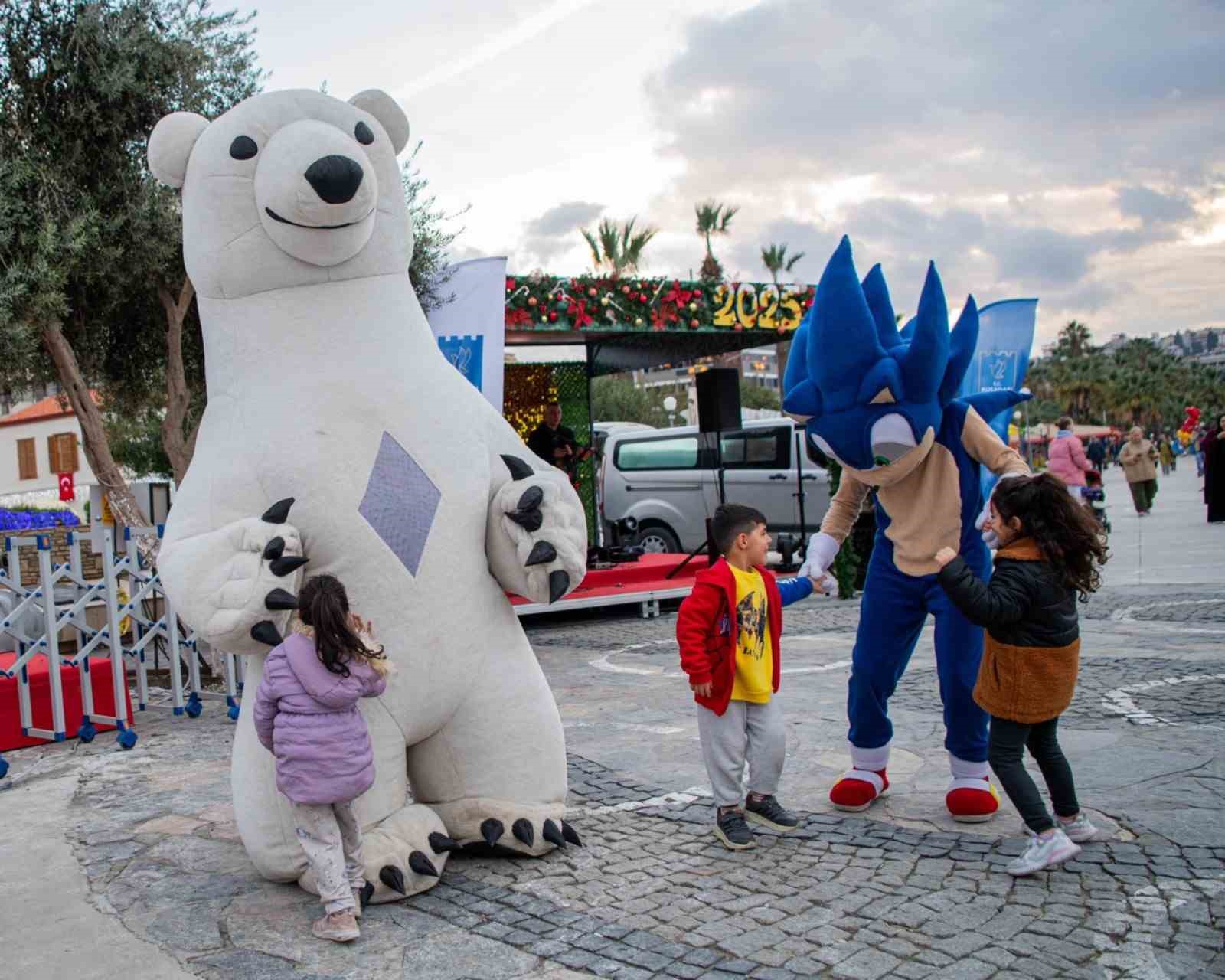 Kuşadası’nda yeni yıl kutlamaları başladı
