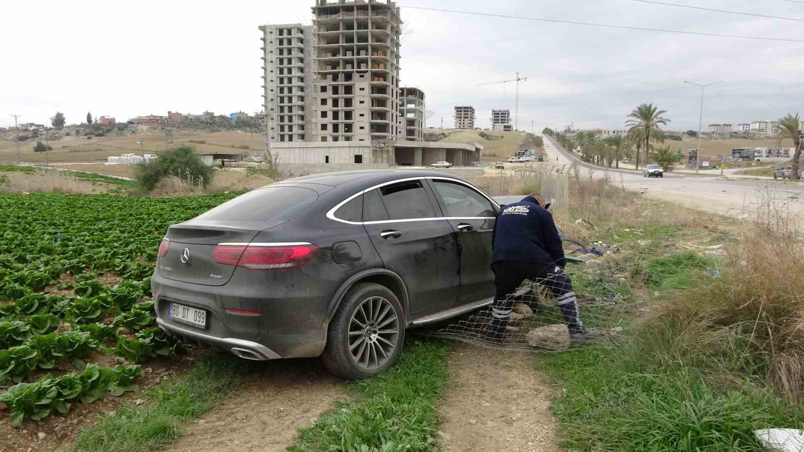 14 yaşındaki sürücü cipiyle otomobile çarptı: 1 ölü
