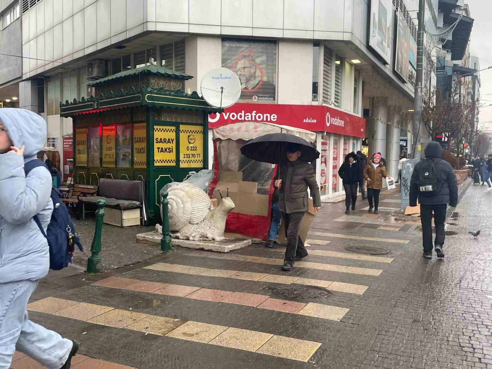 Eskişehir’de yağış etkili oldu
