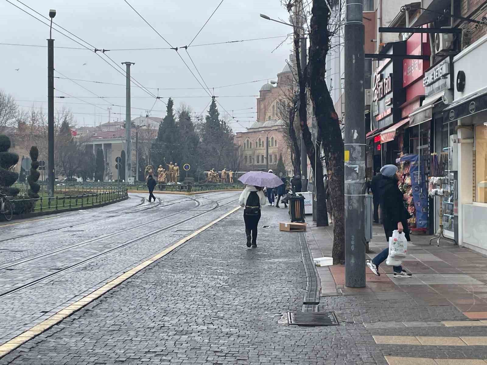 Eskişehir’de yağış etkili oldu
