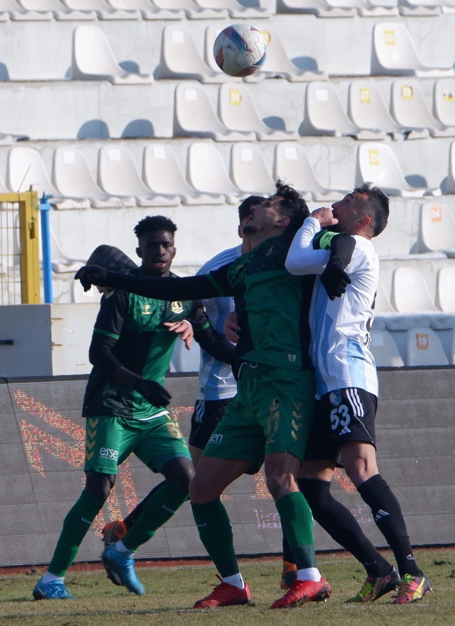 Trendyol 1. Lig: Erzurumspor FK: 0 - Sakaryaspor: 0
