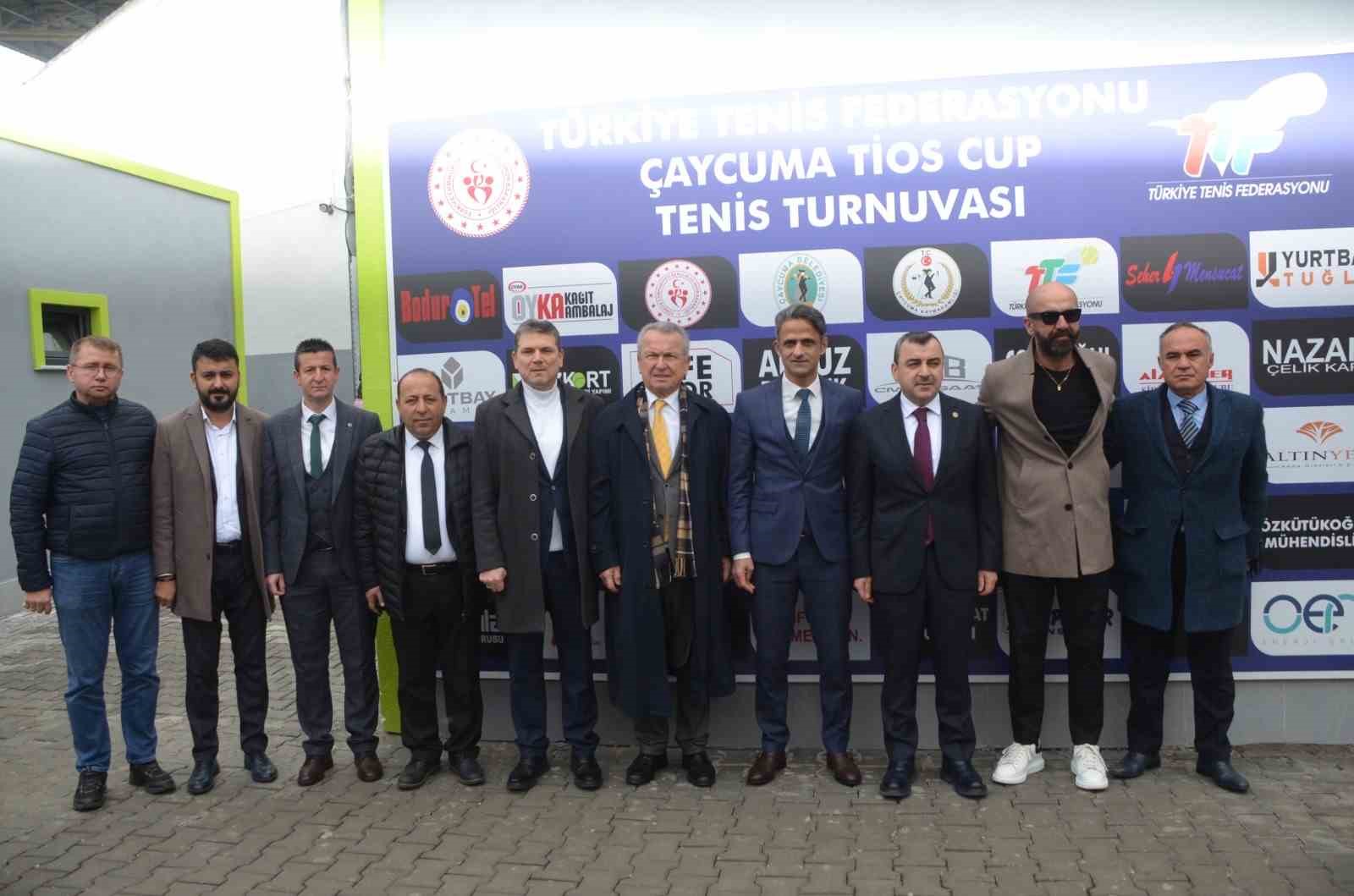 Tenis kortları Çaycuma’da hizmete girdi
