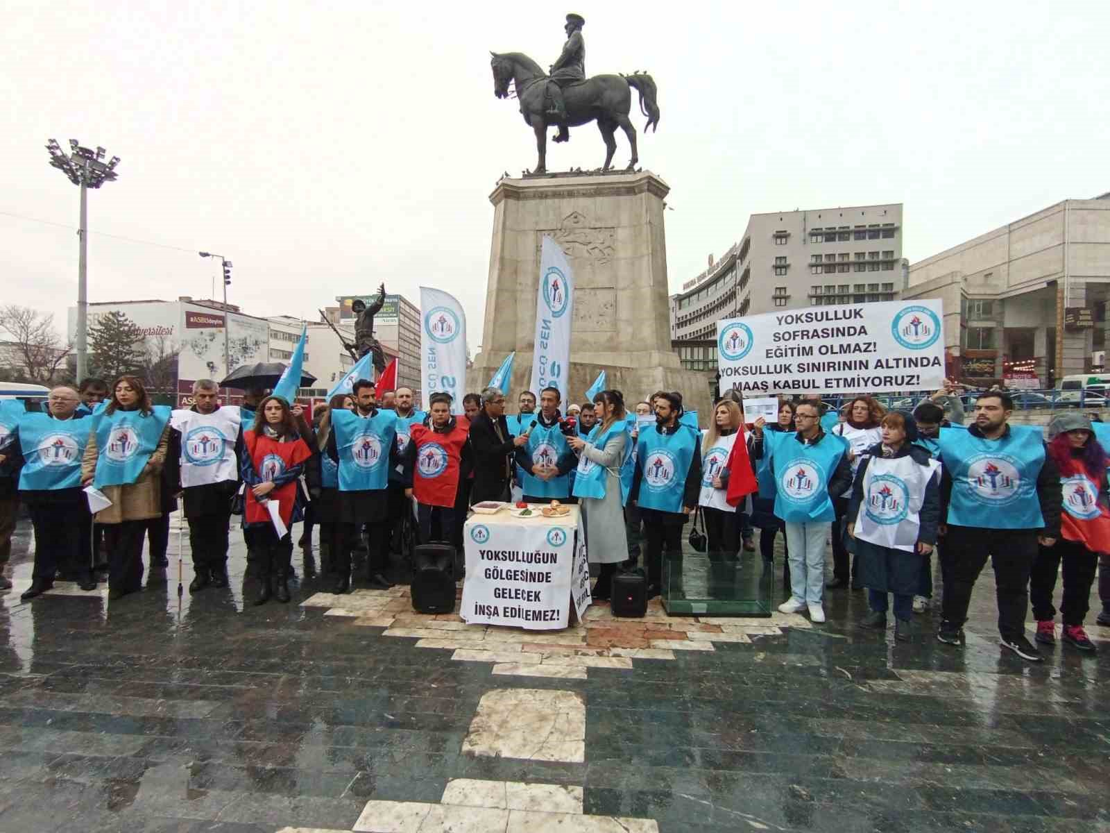 Eğitim Gücü Sen’den öğretmen maaşlarına tepki
