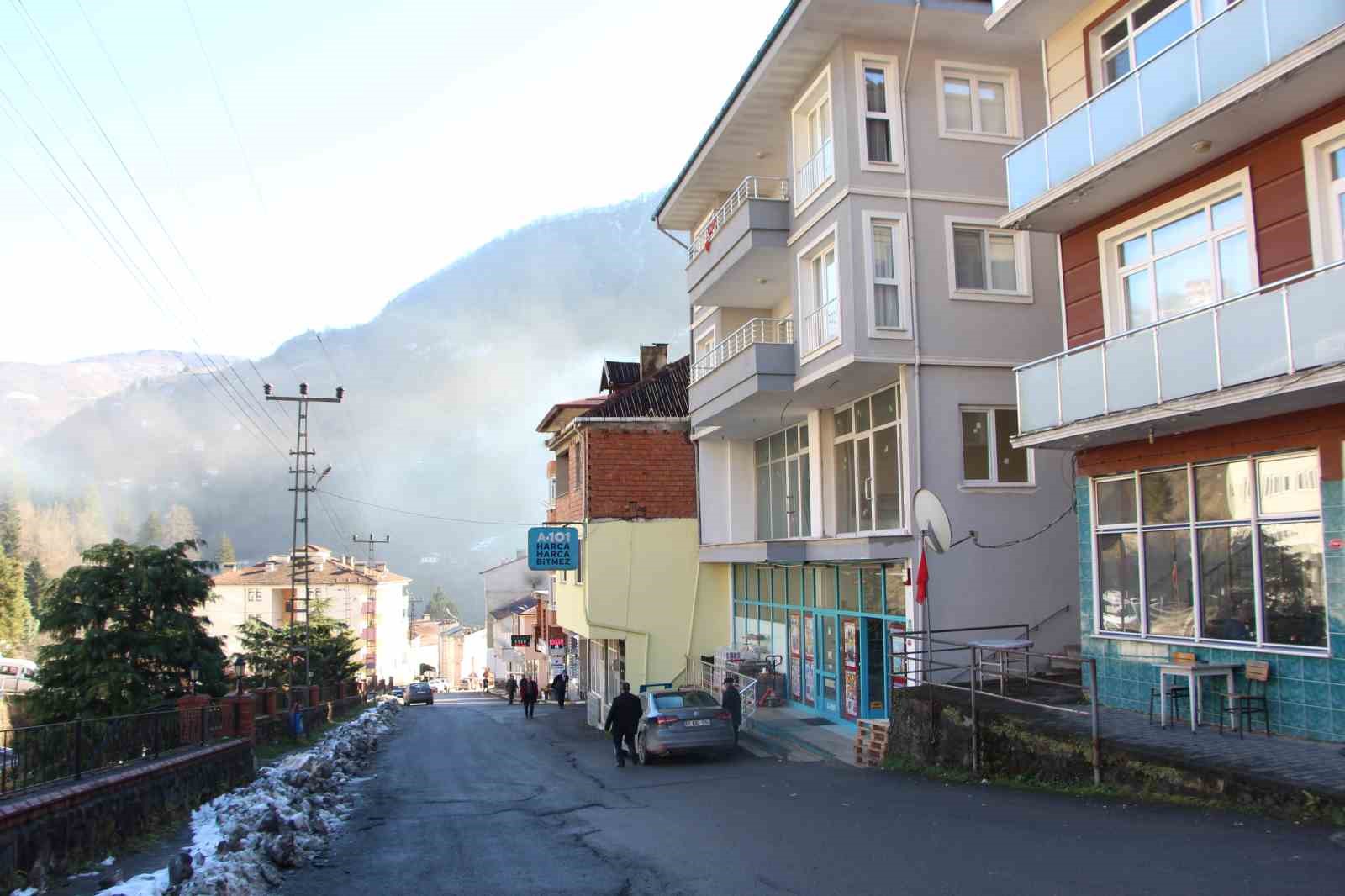 Trabzon’un bu mahallesinde örnek gelenek
