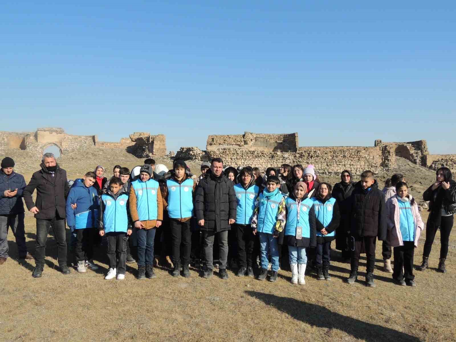 Çocuklar Kars ve Sarıkamış’ta tarihle buluştu
