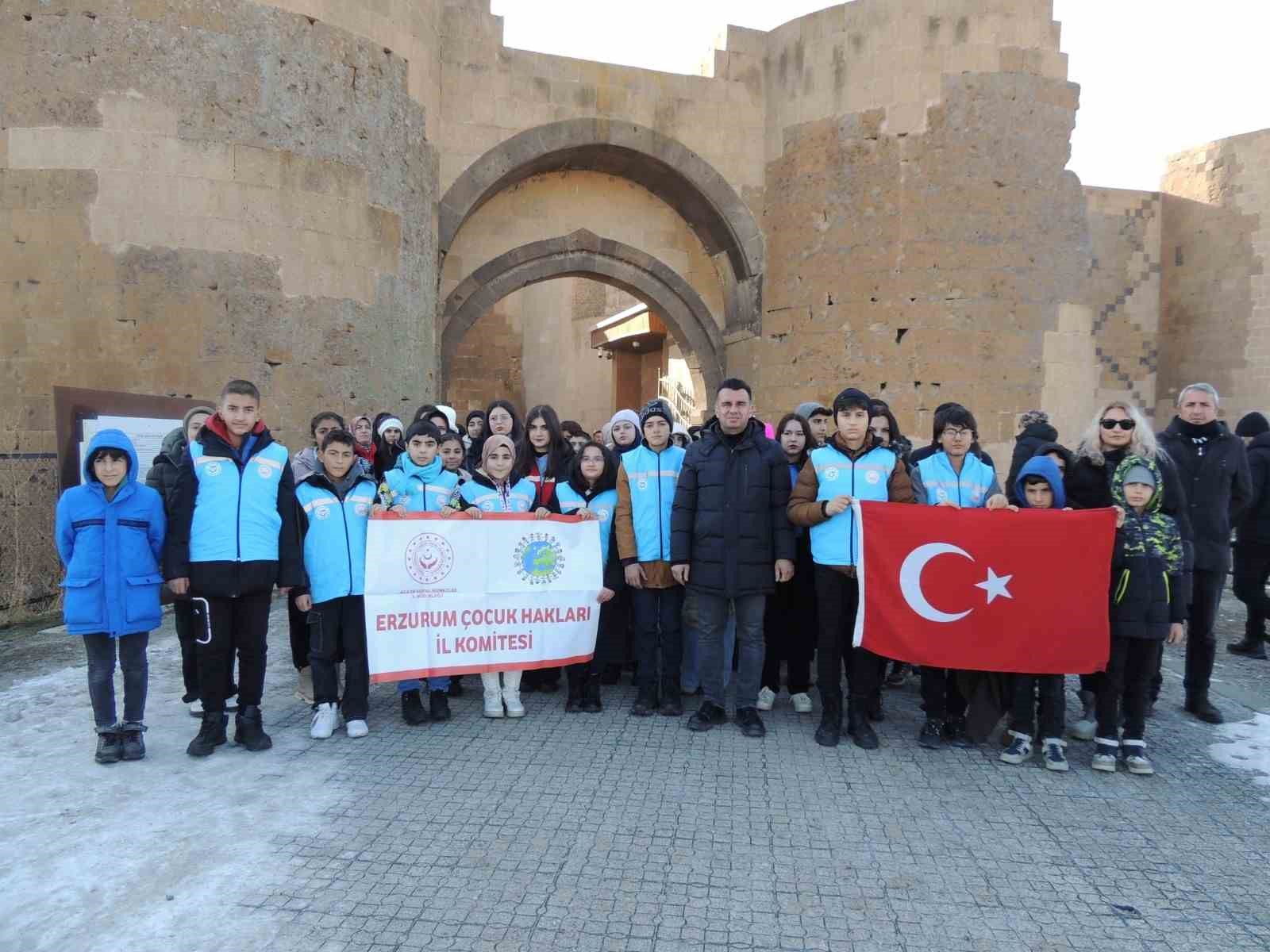 Çocuklar Kars ve Sarıkamış’ta tarihle buluştu
