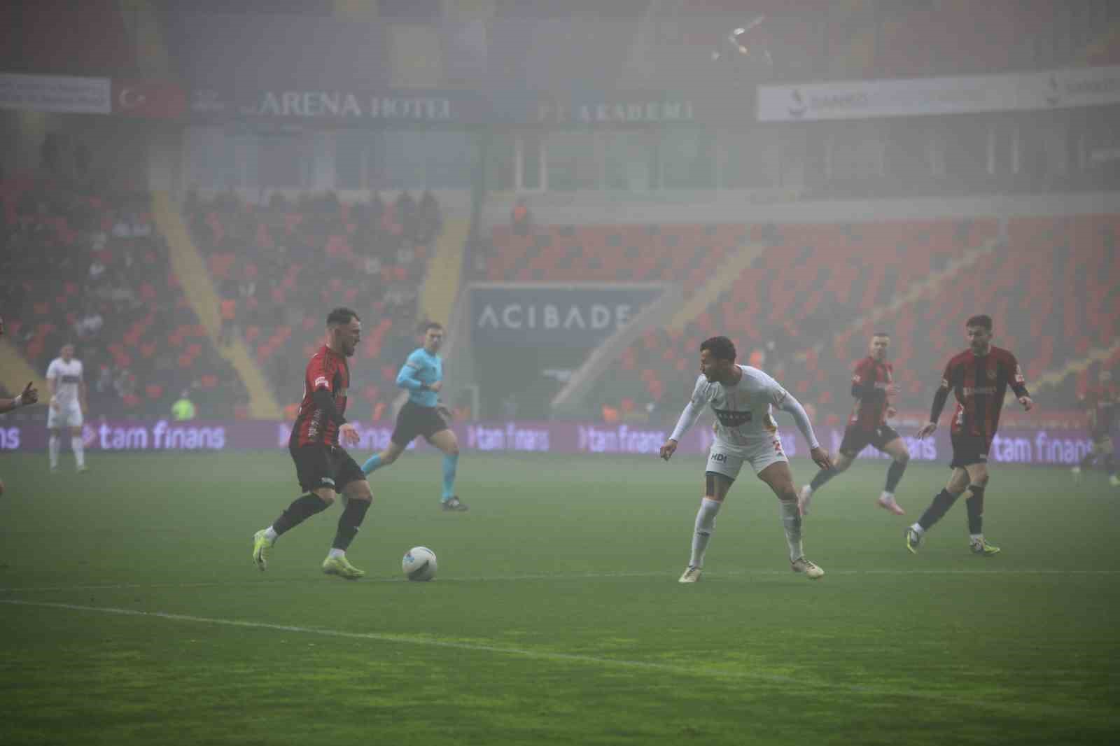 Trendyol Süper Lig: Gaziantep FK: 0 - Antalyaspor: 0 (Maç devam ediyor)
