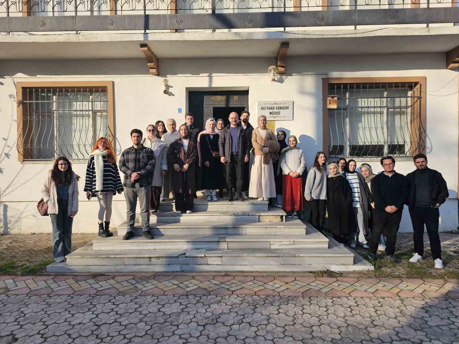 Üniversite öğrencileri, Sakarya’nın tarihini gezerek öğrendi
