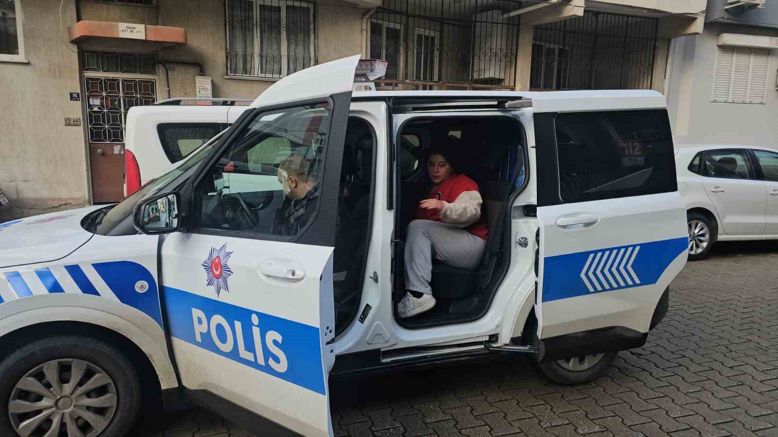 Kazada yaralanan öğrenciyi sınava polisler yetiştirdi
