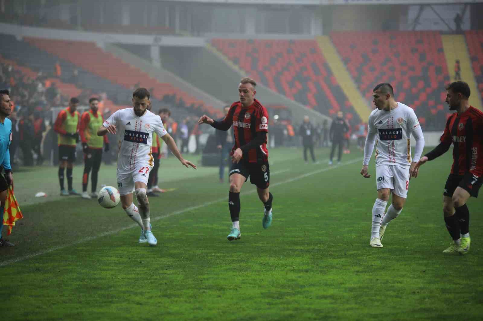 Trendyol Süper Lig: Gaziantep FK: 2 - Antalyaspor: 0 (Maç sonucu)
