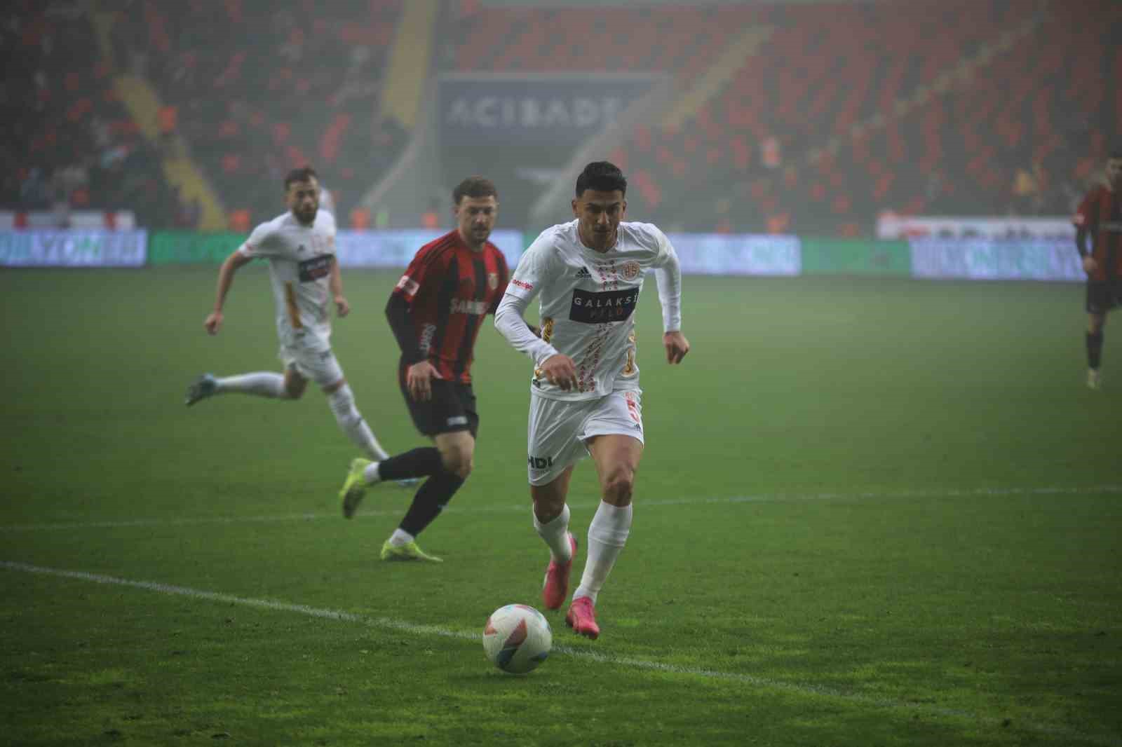 Trendyol Süper Lig: Gaziantep FK: 2 - Antalyaspor: 0 (Maç sonucu)
