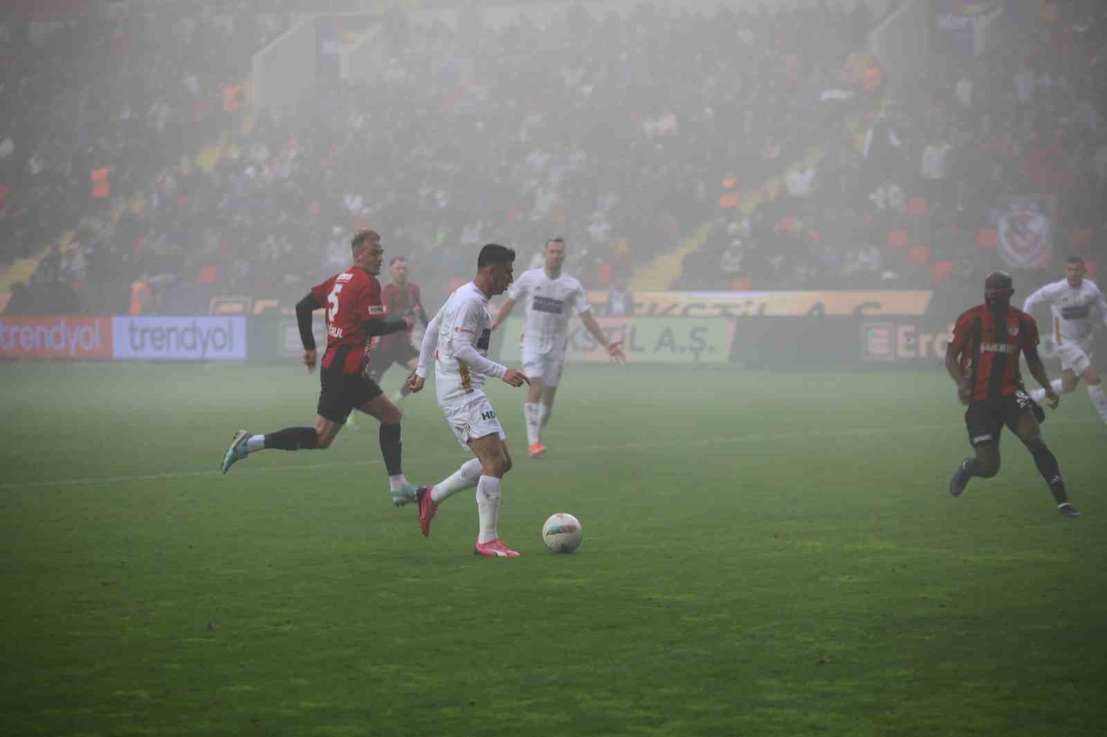 Trendyol Süper Lig: Gaziantep FK: 2 - Antalyaspor: 0 (Maç sonucu)
