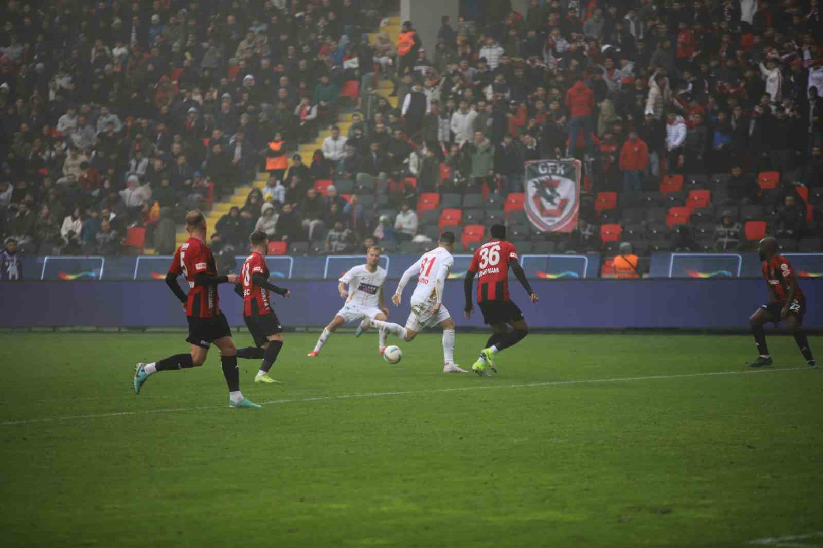 Trendyol Süper Lig: Gaziantep FK: 2 - Antalyaspor: 0 (Maç sonucu)
