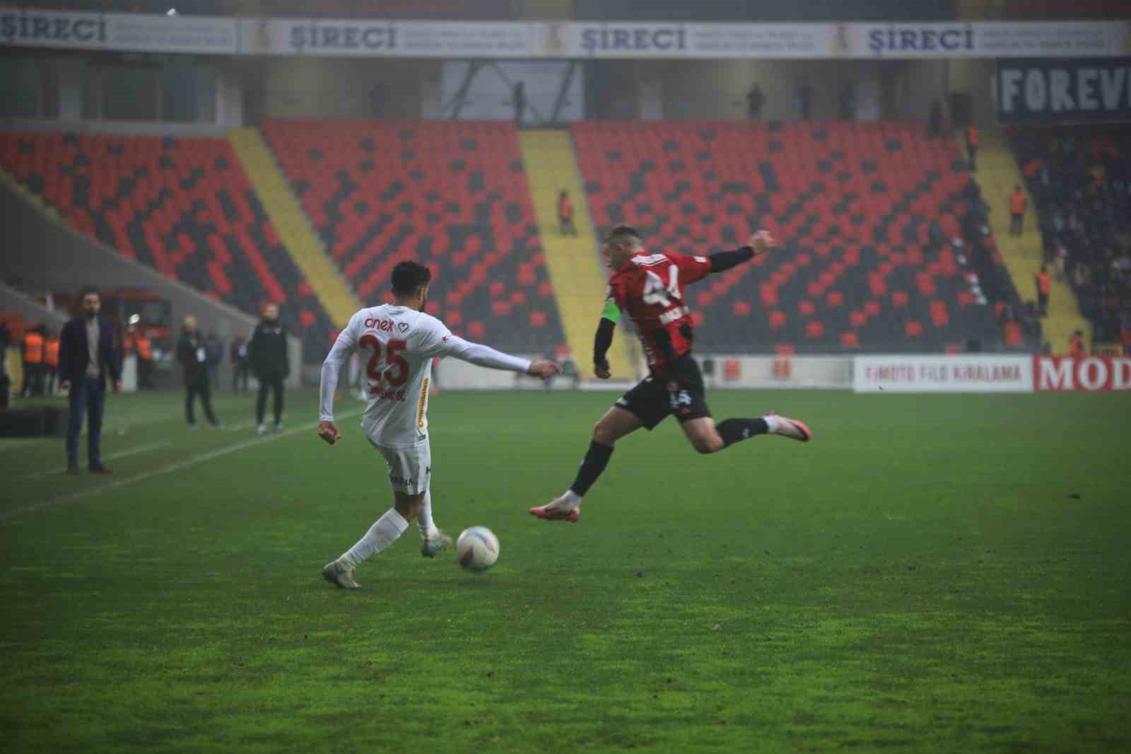 Trendyol Süper Lig: Gaziantep FK: 2 - Antalyaspor: 0 (Maç sonucu)
