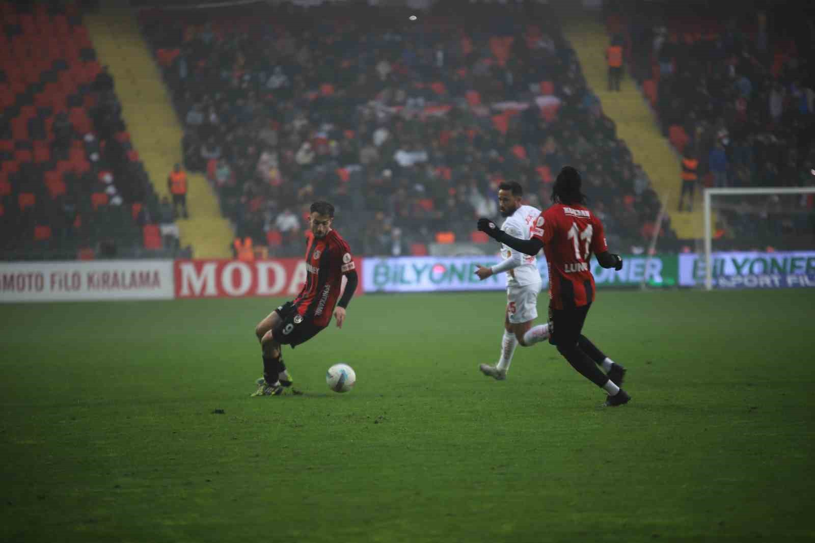 Trendyol Süper Lig: Gaziantep FK: 2 - Antalyaspor: 0 (Maç sonucu)
