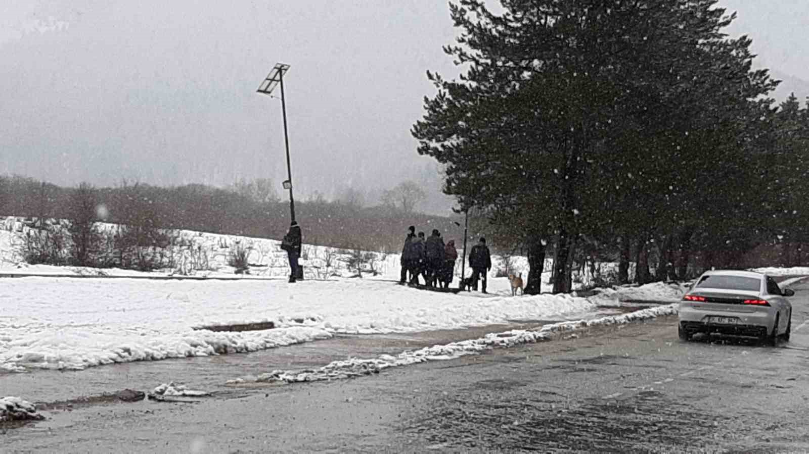 Abant Gölü Milli Parkı’nda kar yağışı başladı
