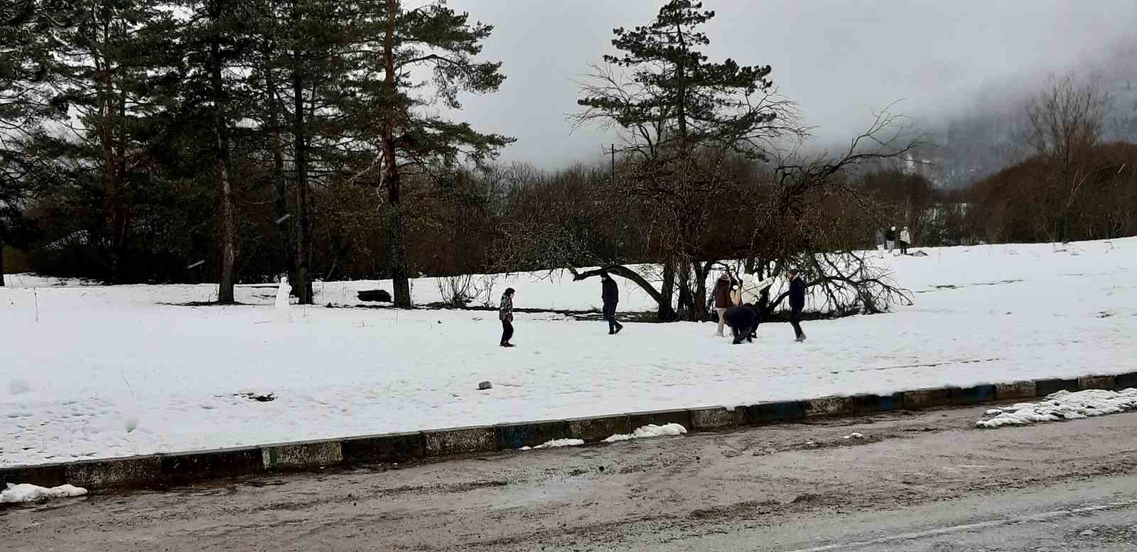 Abant Gölü Milli Parkı’nda kar yağışı başladı
