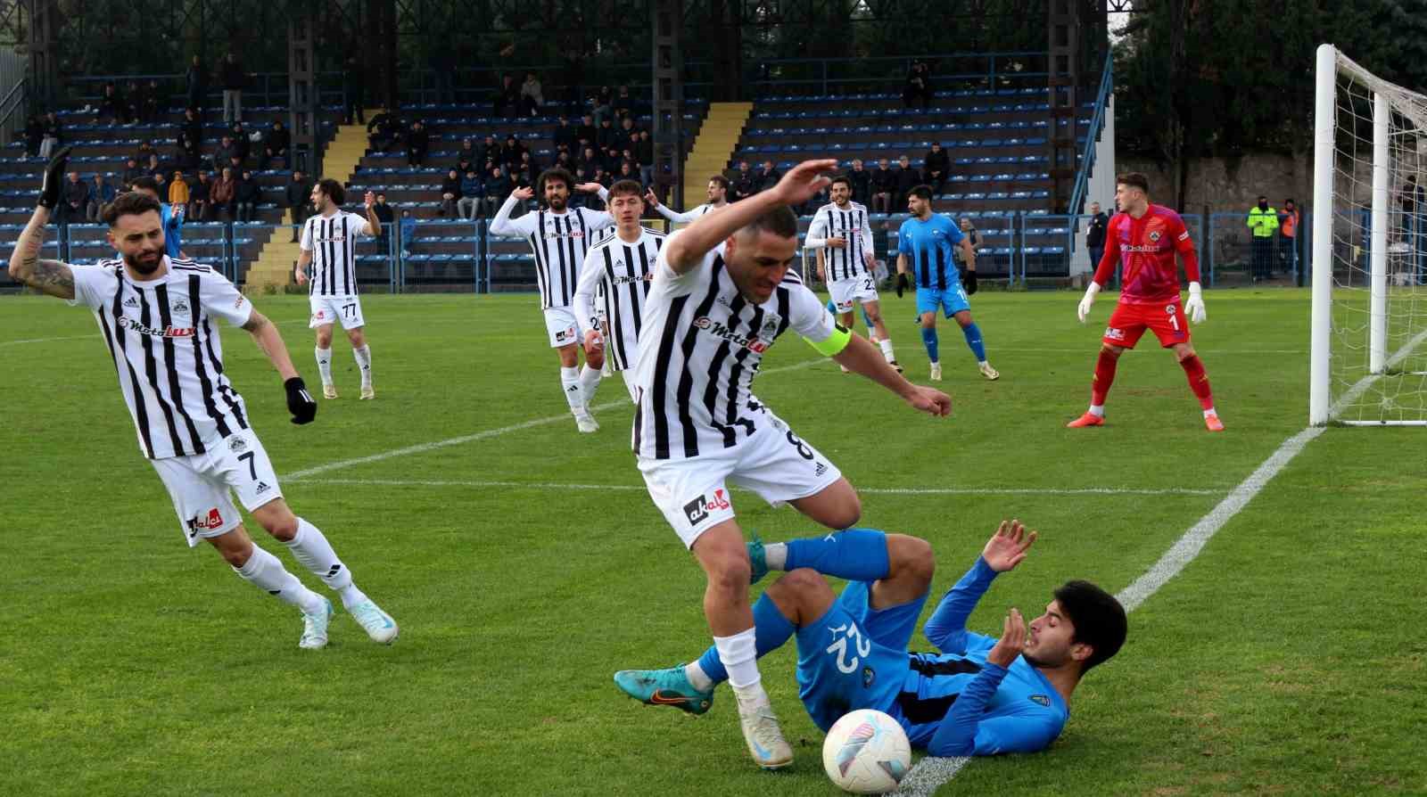 TFF 2. Lig: Karacabey Belediyespor: 1 - Aksarayspor: 1
