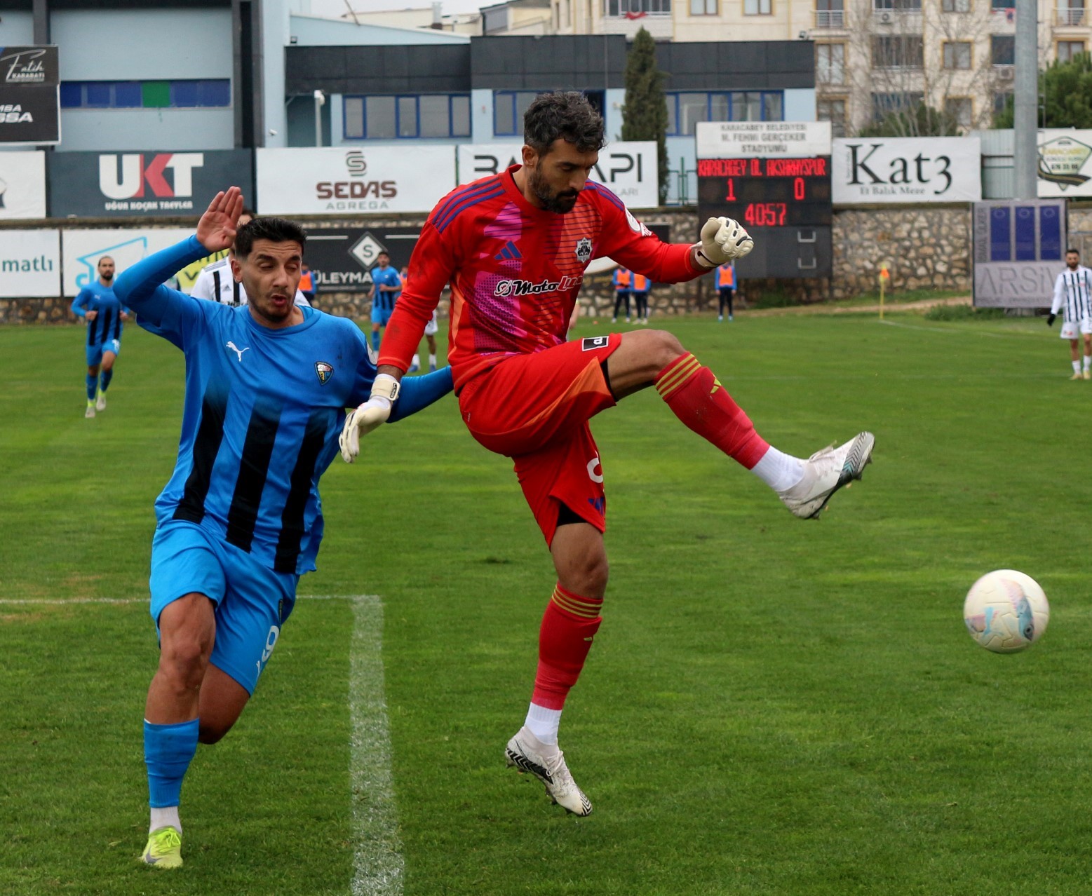 TFF 2. Lig: Karacabey Belediyespor: 1 - Aksarayspor: 1
