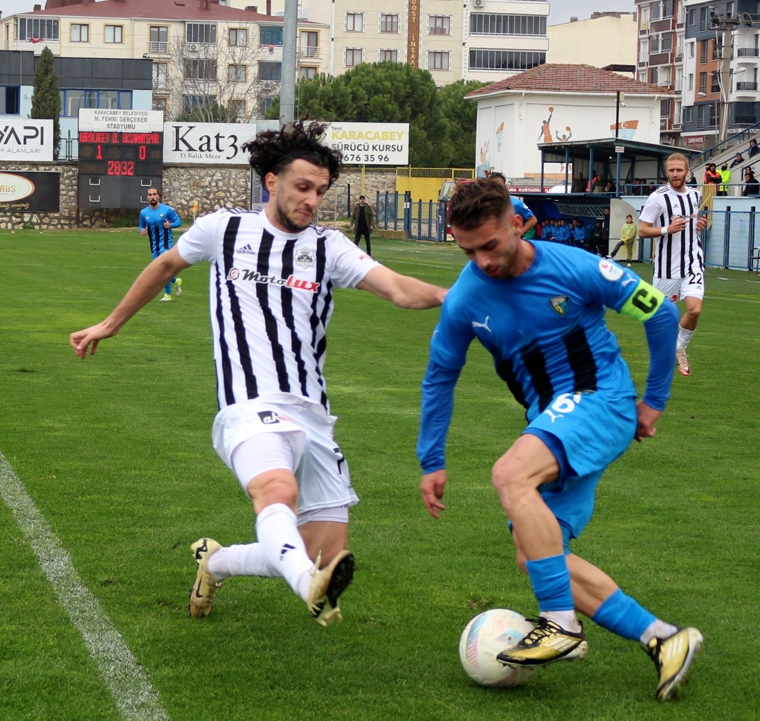 TFF 2. Lig: Karacabey Belediyespor: 1 - Aksarayspor: 1
