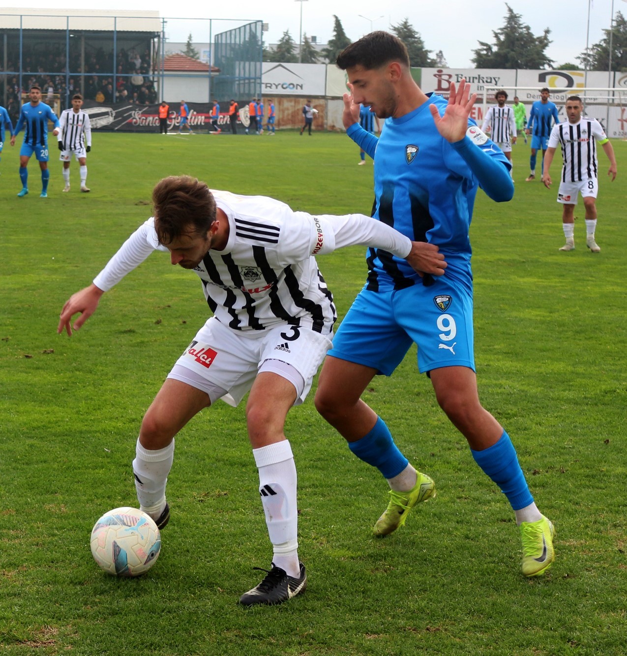 TFF 2. Lig: Karacabey Belediyespor: 1 - Aksarayspor: 1
